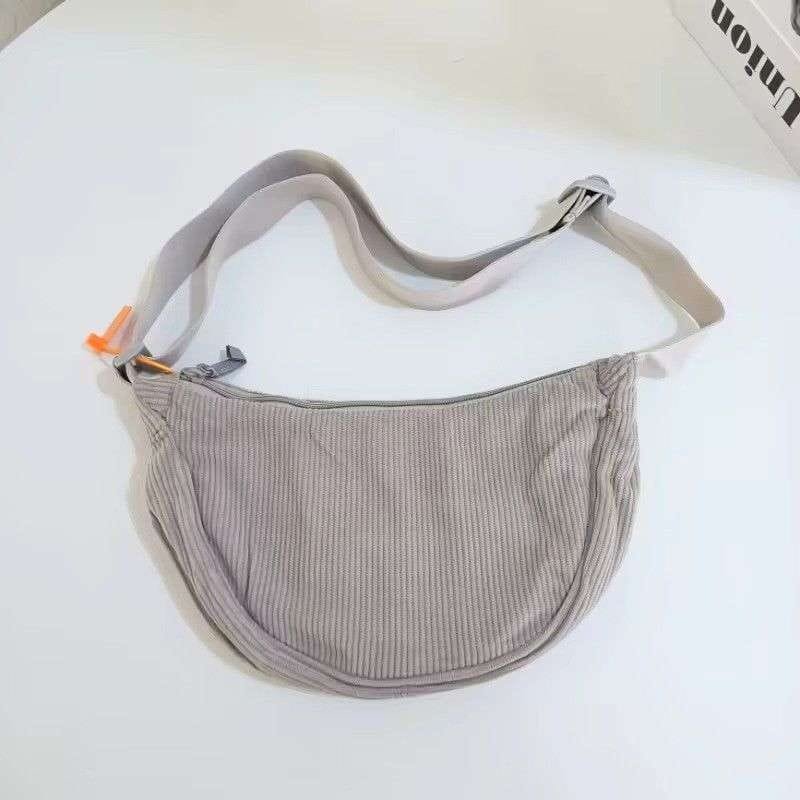 Halvmåneformad Axelremsväska - Grå
