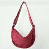 Halvmåneformad Axelremsväska - Vinröd
